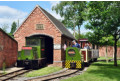 Hunslet diesels on the garden railway (HE 8819/1979 and HT 6720/1965)